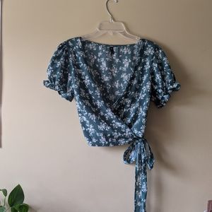 3/$30 Green Floral Wrap Crop Top